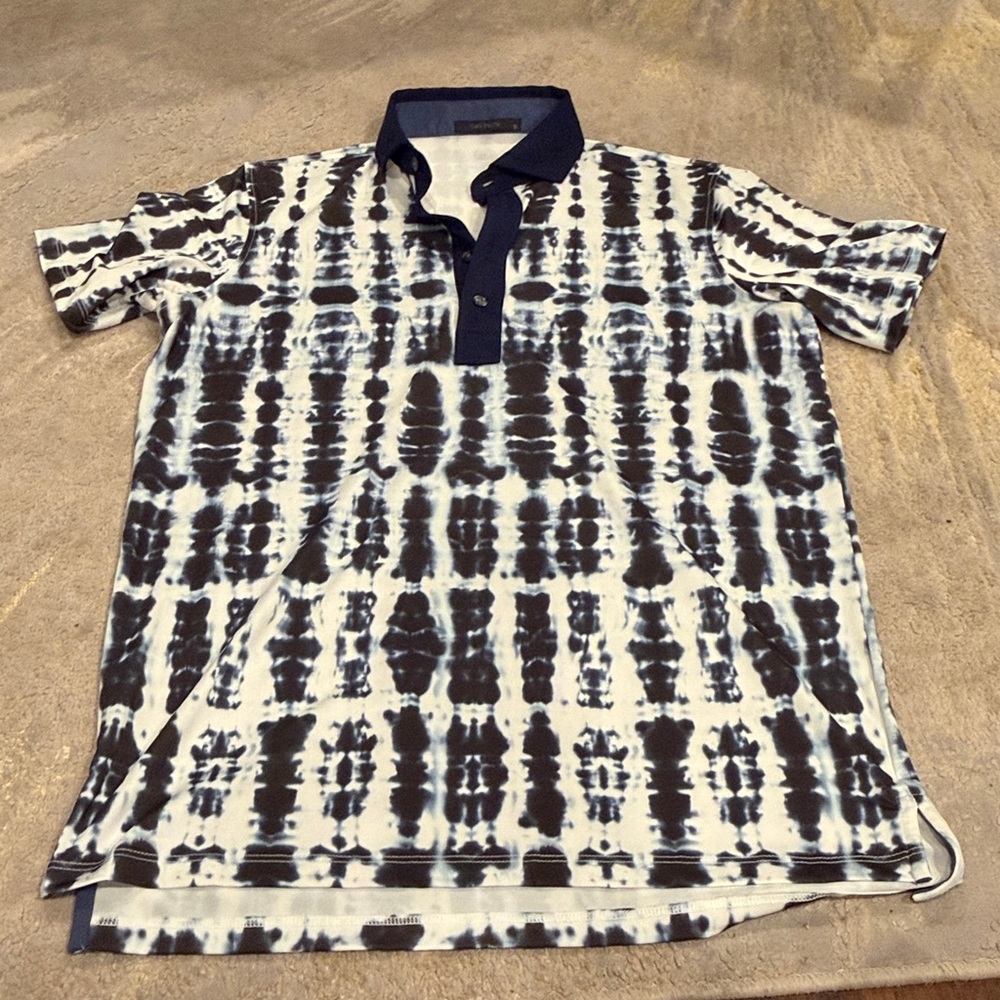 Greyson
Shibori‎ Polo Maltese Blue size S in like new condition